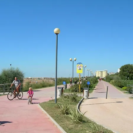 Διαμέρισμα Fuer 5 Personen Ca 36 Qm In Bibione, Adriakueste Italien Und Umgebung *