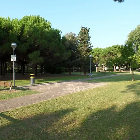 Διαμέρισμα Fuer 5 Personen Ca 36 Qm In Bibione, Adriakueste Italien Und Umgebung *